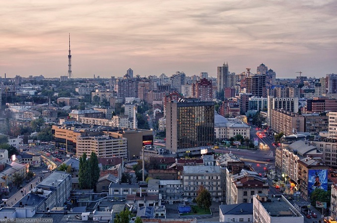Cередні стартові ціни на продаж однокімнатних квартир в Києві в доларах США за минулий рік виросли на 1,5% — з $972/ кв.