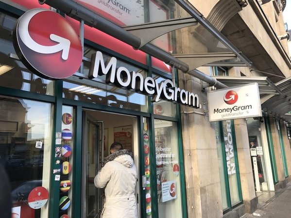 Одна з найбільших в світі систем грошових переказів MoneyGram оголосила про партнерство з постачальником фінансових рішень Ripple, в рамках якого буде використовувати маркери XRP в своїх процесах.