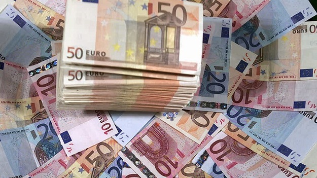 Курс евро усилил подъем по отношению ко всем основным валютам на новостях о согласовании партиями Германии большой коалиции, которая позволит сформировать правительство более чем через три месяца после парламентских выборов.