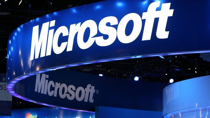 Microsoft в ходе торгов во вторник ненадолго пересекла отметку капитализации в 700 миллиардов долларов, став третьей компанией в США, которой удалось преодолеть этот порог.