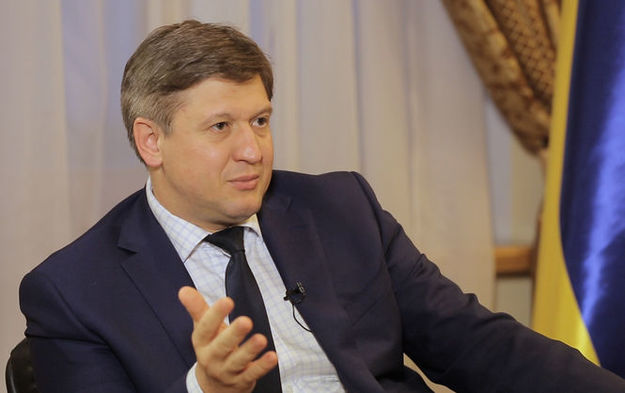 Міністр фінансів Олександр Данилюк вважає взаємопов'язаними зниження курсу гривні і відсутність траншей Міжнародного валютного фонду.