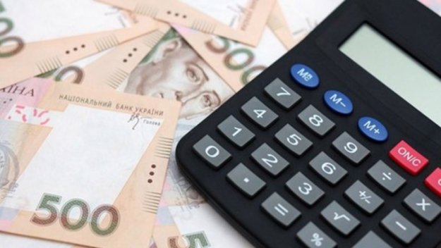 Кабінет міністрів України змінив структуру нарахування зарплати держслужбовцям і встановив частку окладу на рівні близько 50%.