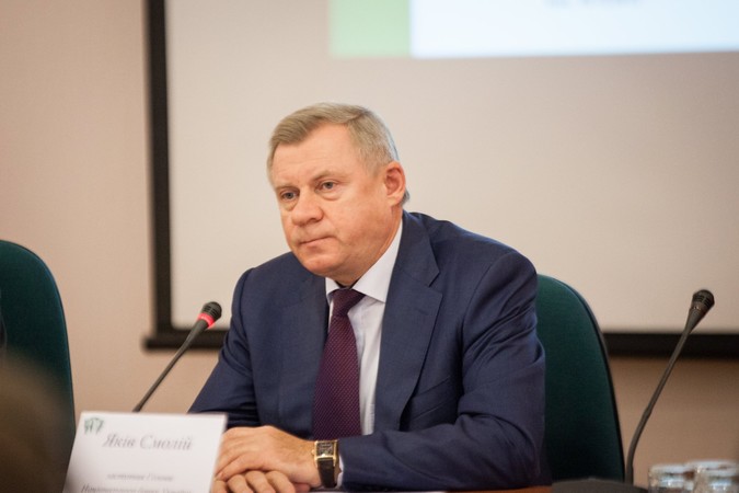 Виконуючий обов'язки голови Нацбанку Яків Смолій допускає скасування обов'язкового продажу валютної виручки в поточному році.