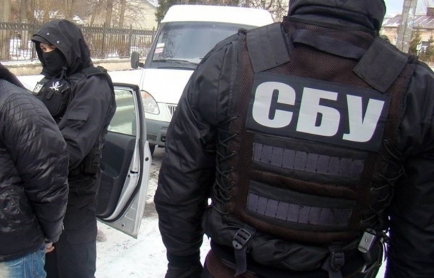 Сотрудники Службы безопасности Украины совместно с полицией уличили в Запорожье хакерскую группировку, участники которой планировали похищать деньги со счетов клиентов банковских учреждений, в частности государственных.
