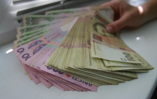 ГФС в городе Киеве на сегодня приняла от граждан 3200 деклараций об имущественном состоянии и доходах на общую сумму задекларированного дохода 1,9 млрд гривен.