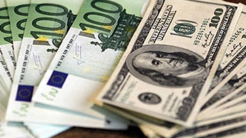 Межбанковские валютные торги 21 февраля открылись котировками в диапазоне 27,03/27,06 грн за доллар, евро — 33,29/33,32.