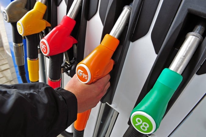 З 21 по 22 лютого ряд мереж АЗС знизили ціни пального в межах 10-50 копійок за літр.