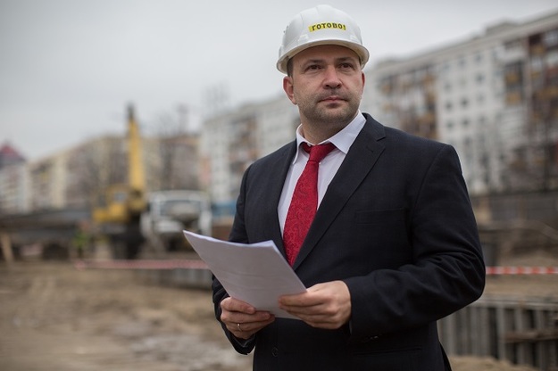 Министерство регионального развития, строительства и жилищно-коммунального хозяйства Украины определило ориентировочный размер сметной заработной платы в 2018 году на уровне 5 500-7 800 гривен.