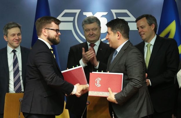 Сьогодні, 23 лютого, у головному офісі Укрзалізниці підписано пакет документів довгострокового партнерства з компанією General Electric (GE).