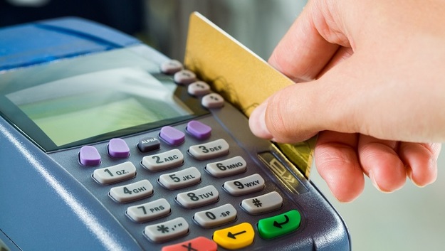На початку березня кількість POS-терміналів ПриватБанку, що приймають оплату пластиковими картками в торгово-сервісних точках України, збільшилась до 150 тис. штук.