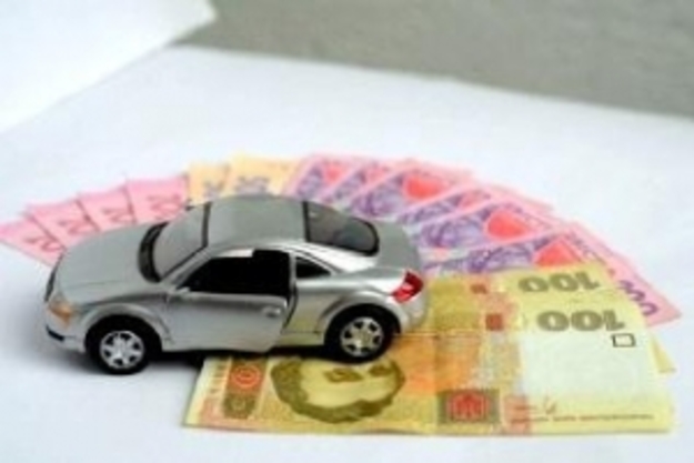 Плательщиками транспортного налога являются физические и юридические лица, в том числе нерезиденты, имеющие зарегистрированные в Украине согласно действующему законодательству собственные легковые автомобили, которые в соответствии с пп. 267.2.1 Налоговог