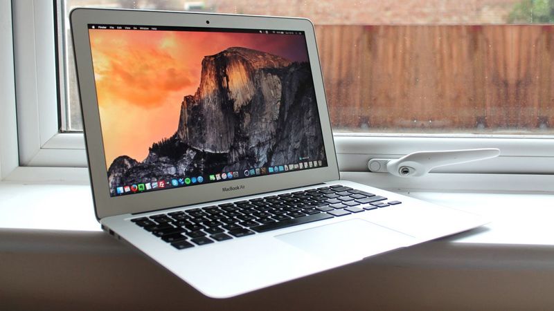 Компания Apple планирует выпустить бюджетный 13-дюймовый MacBook во второй половине 2018 года.