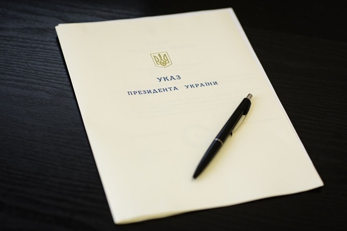 Президент України Петро Порошенко підписав Указ № 57/2018, яким увів в дію рішення Ради національної безпеки і оборони України від 1 березня 2018 року «Про застосування персональних спеціальних економічних та інших обмежувальних заходів (санкцій)».