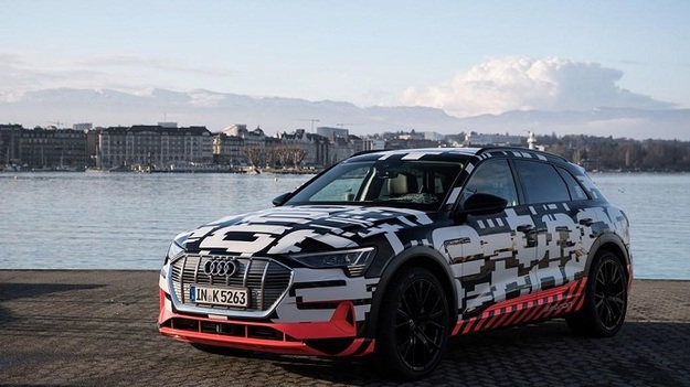 Одной из самых ожидаемых новинок Женевы стала Audi e-tron – новый электрический кроссовер.