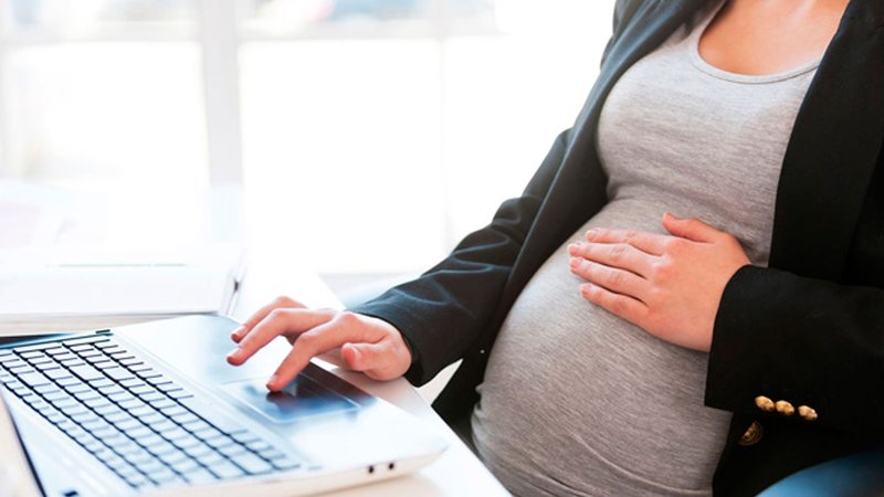 Как рассчитать размер пособия по беременности и родам в случае, если застрахованное лицо не имеет страховой стаж шесть месяцев в месячном периоде перед наступлением страхового случая.