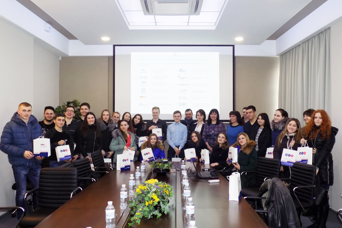 У центральному офісі Мегабанку 16 березня побували на екскурсії студенти Харківського регіонального інституту державного управління Національної академії державного управління.