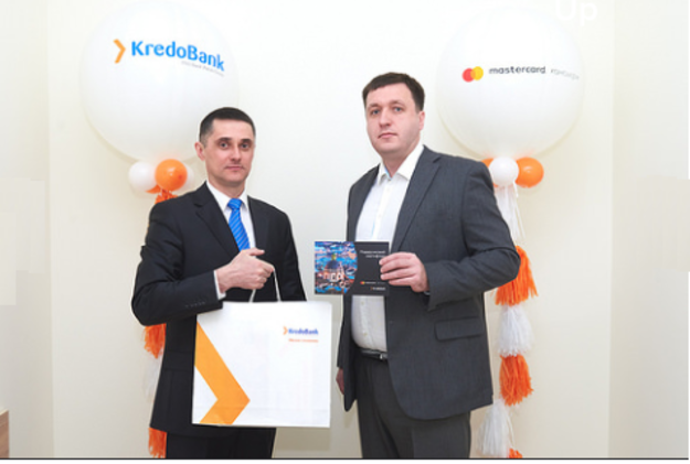 Клиент Кредобанка киевлянин Владимир Алаев совершил 100-тисячнийзапрос к услуге «Mastercard Консьерж».