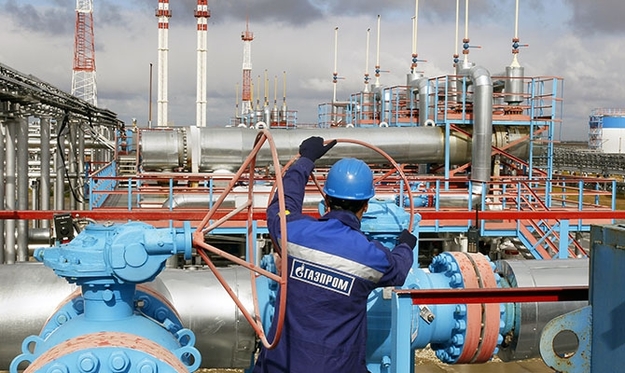 Сейчас идет процесс подготовки к принудительному взысканию долга с российского газового монополиста Газпрома в пользу национального нефтегазового холдинга «Нафтогаз Украины» в соответствии с решением Стокгольмского арбитража.