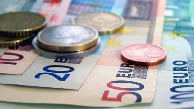 Межбанковские валютные торги 30 марта открылись котировками в диапазоне 26,46/26,50 грн за доллар, евро — 32,59/32,64.