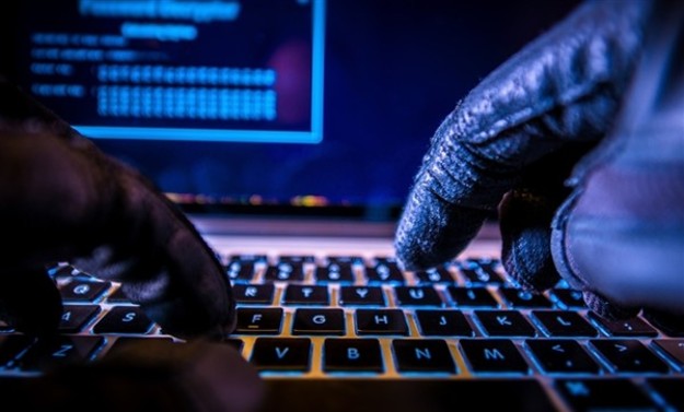 Работники Киевского управления Департамента киберполиции установили, что хакер в сети называл себя «AntonShesar» и «Сatona».