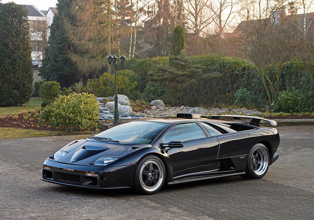 На торги аукціонного будинку RM Sotheby's виставили один з 80 випущених екземплярів суперкара Lamborghini Diablo GT, пробіг якого на даний момент становить 276 км.