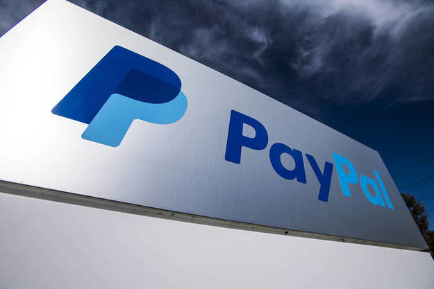Компанія PayPal планує зайнятися традиційним банківським сервісом — випускати дебетові карти, які можна обслуговувати в банкоматах, а також страхувати вклади.