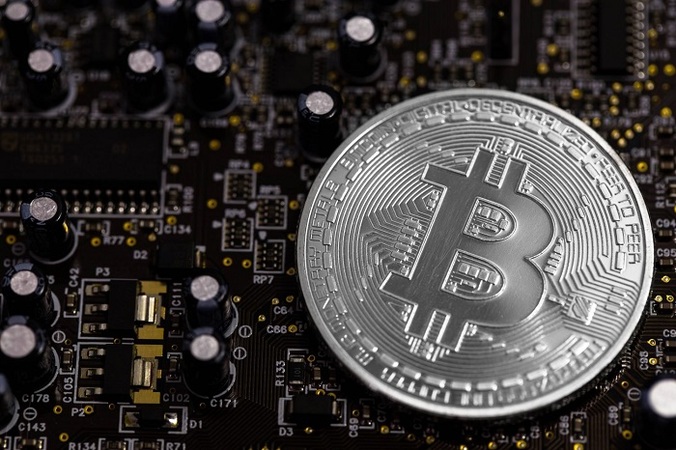 На текущей неделе криптовалюта Bitcoin сохраняет потенциал для роста до 10 000 долларов, в случае преодоления уровня 9 175 долларов, прогнозируют аналитики ГК FOREX CLUB.