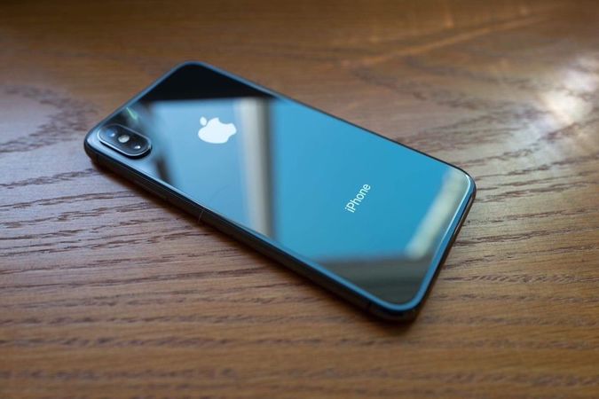 Компанія Apple отримала патент на створення повністю скляного iPhone.