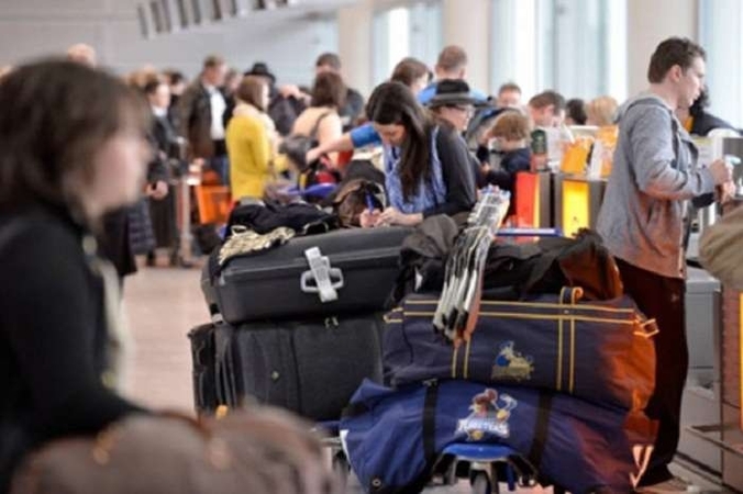 Украинцы массово уезжают работать за границу.