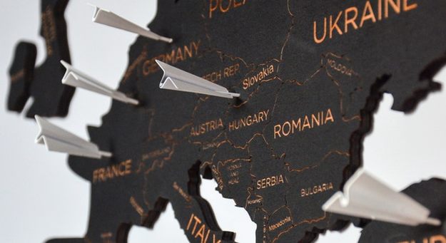 Украинский проект модульной настенной карты мира, изготовленной из дерева, успешно завершил Kickstarter-кампанию.