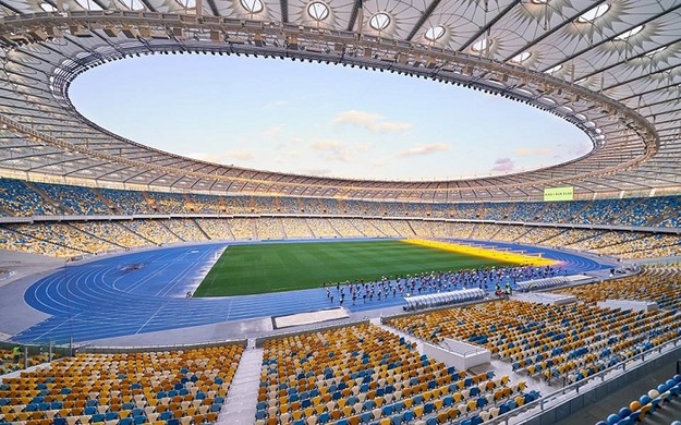 Футбольные болельщики, которые придут на финал Лиги Чемпионов 26 мая на стадион НСК «Олимпийский» смогут осуществлять платежи с помощью платежных карт.