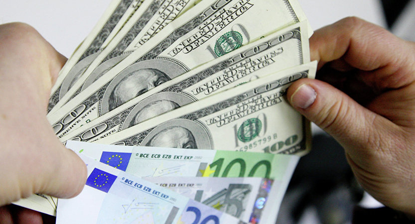 Межбанковские валютные торги 23 мая открылись котировками в диапазоне 26,08/26,12 грн за доллар, евро — 30,68/30,72.