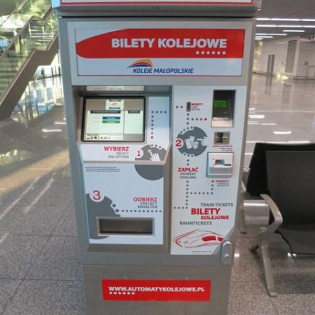 «Укрзализныця» планирует внедрять новые технологии бесконтактной системы оплаты проезда, а также будет ставить на вокзалах терминалы самообслуживания, в которых пассажир сможет купить билет, как за наличные, так и оплатив карточкой.