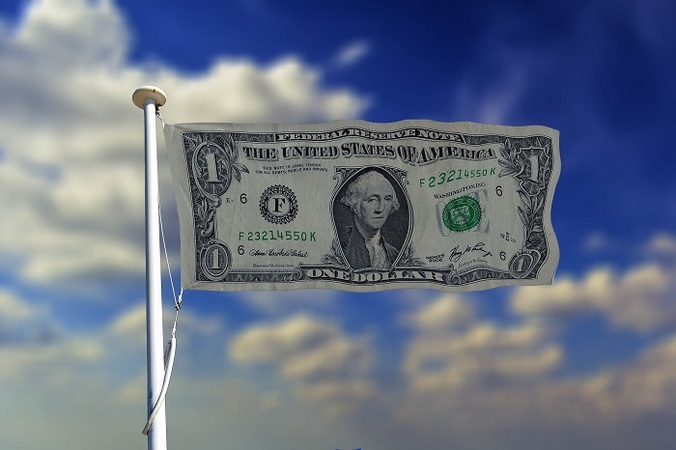 В среду на межбанке доллар опять просел.