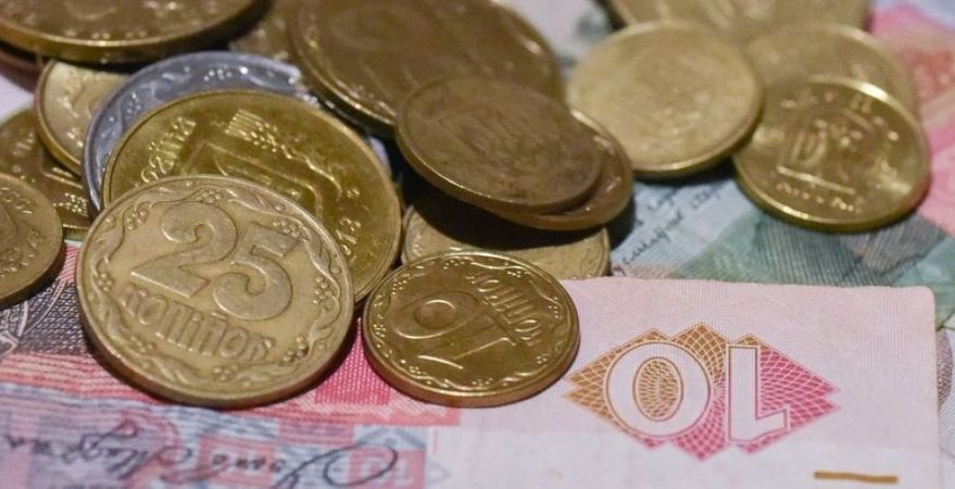 Станом на 1 січня 2018 року на одного мешканця України припадало 70 банкнот та 293 розмінні монети.