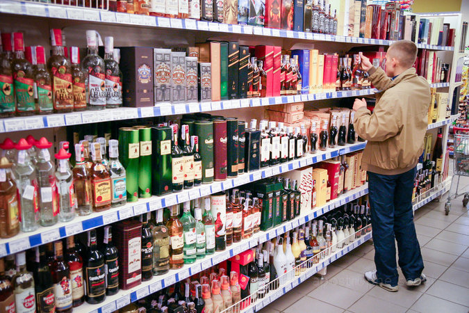 Міністерство економічного розвитку і торгівлі пропонує підвищити мінімальні оптово-відпускні і роздрібні ціни на окремі види алкогольних напоїв.