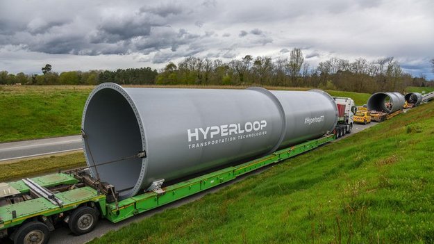 Министерство инфраструктуры и компания Hyperloop transportation technologies договорились о сотрудничестве в области технологий вакуумного поезда Hyperloop.