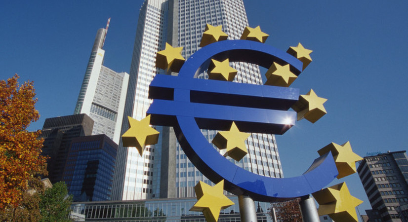 Совет Европейского центробанка снова оставила неизменной базовую процентную ставку по кредитам на рекордно низком уровне в 0,0%.