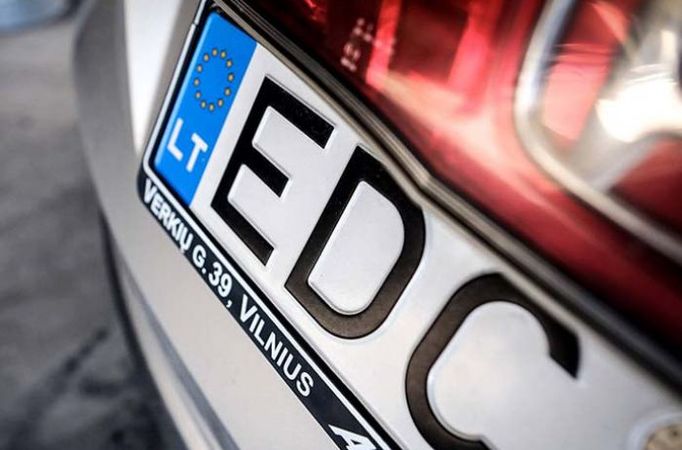 В Верховной Раде зарегистрировали два законопроекта, которые призваны решить проблему авто на еврономерах.