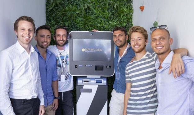 Компанія Moon Zebra встановила на Мальті перший двосторонній біткоін- банкомат.