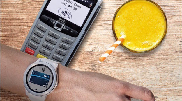 ПриватБанк объявил о запуске в Украине сервиса бесконтактных платежей Garmin Pay, который работает с помощью «умных» часов Garmin (доступных на украинском рынке моделей vívoactive 3 и Forerunner 645).