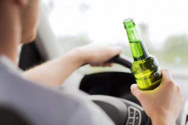 В Верховной Раде зарегистрировали законопроект об увеличении до 40 тысяч гривен штрафа за вождение в нетрезвом виде водителей, которых лишили водительских удостоверений.