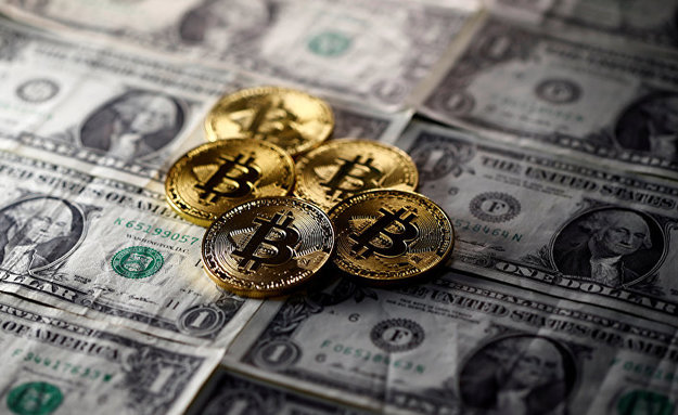 Аналитики предсказывают движение курса биткоина к отметке $10 000, а трейдеры рассматривают данные события как первые признаки оживления на рынке виртуальных валют.