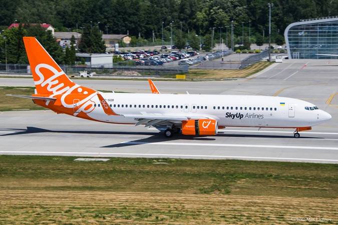 По информации авиаперевозчика, рейсы авиакомпании SkyUp, которые были должны выполняться 26 июля 2018 самолетом Airbus A330-200, будут происходить двумя самолетами авиакомпаний YanAir и SkyUp Airlines.