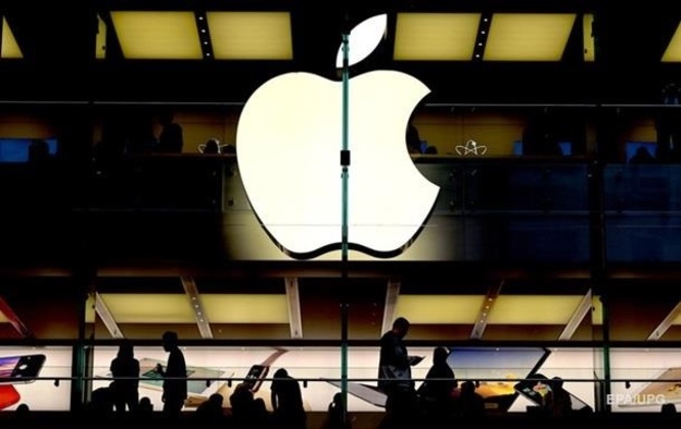 Финансовое приложение Apple Stocks по ошибке сообщило, что капитализация компании превысила 1 триллион долларов.