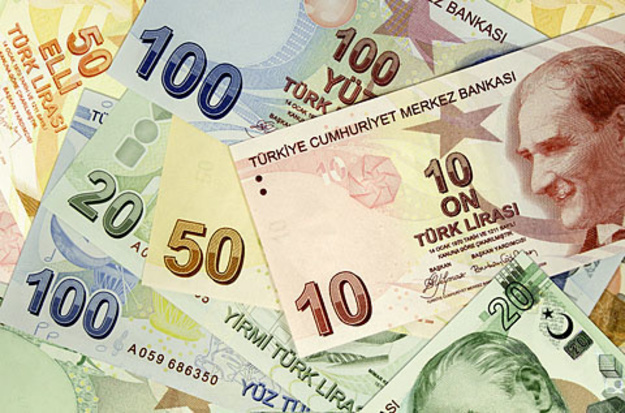 Турецька ліра рекордно ослабла до долара США в понеділок, 6 серпня, на тлі стурбованості інвесторів у зв'язку із загостренням дипломатичного розколу між Сполученими Штатами і Туреччиною.