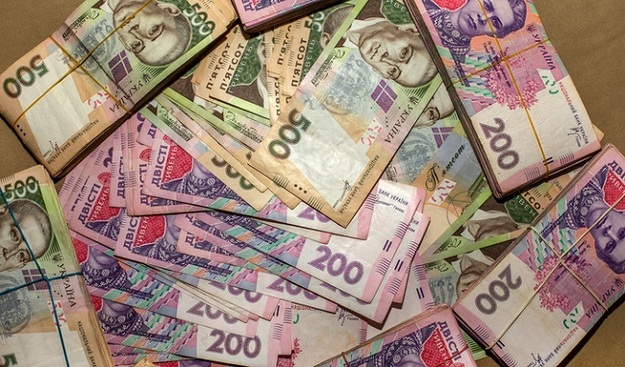 Финансовые запасы украинского правительства уменьшились, что заставляет Нацбанк тревожиться.