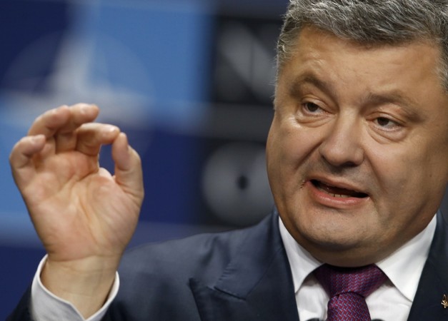 Президент України Петро Порошенко підписав законопроект №6490-д, згідно з яким сімейні фермерські господарства віднесли до платників єдиного податку 4-ї групи.