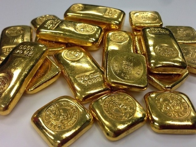 Национальный банк повысил официальный курс золота и серебра.