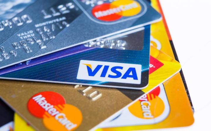 Генбанка, який працює в окупованому Росією Криму, оголосив про припинення обслуговування карт платіжних систем Visa і MasterCard з 14 серпня.